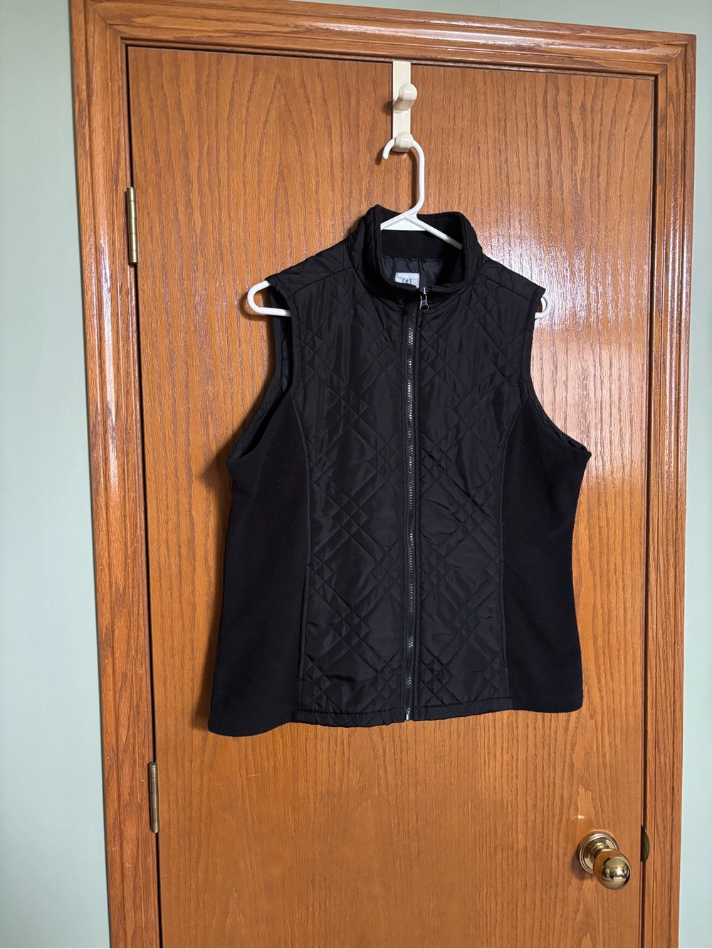 Izod Black Quilted Zip-Front Sleeveless Vest